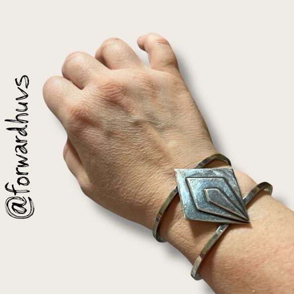 Handmade Sterling Silver Bracelet – 50.44g – Geometric Design – “Sterling” - Picture 1 of 9